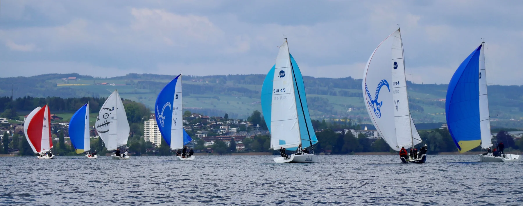 Segeln hochkant am blu26 Cup Zug