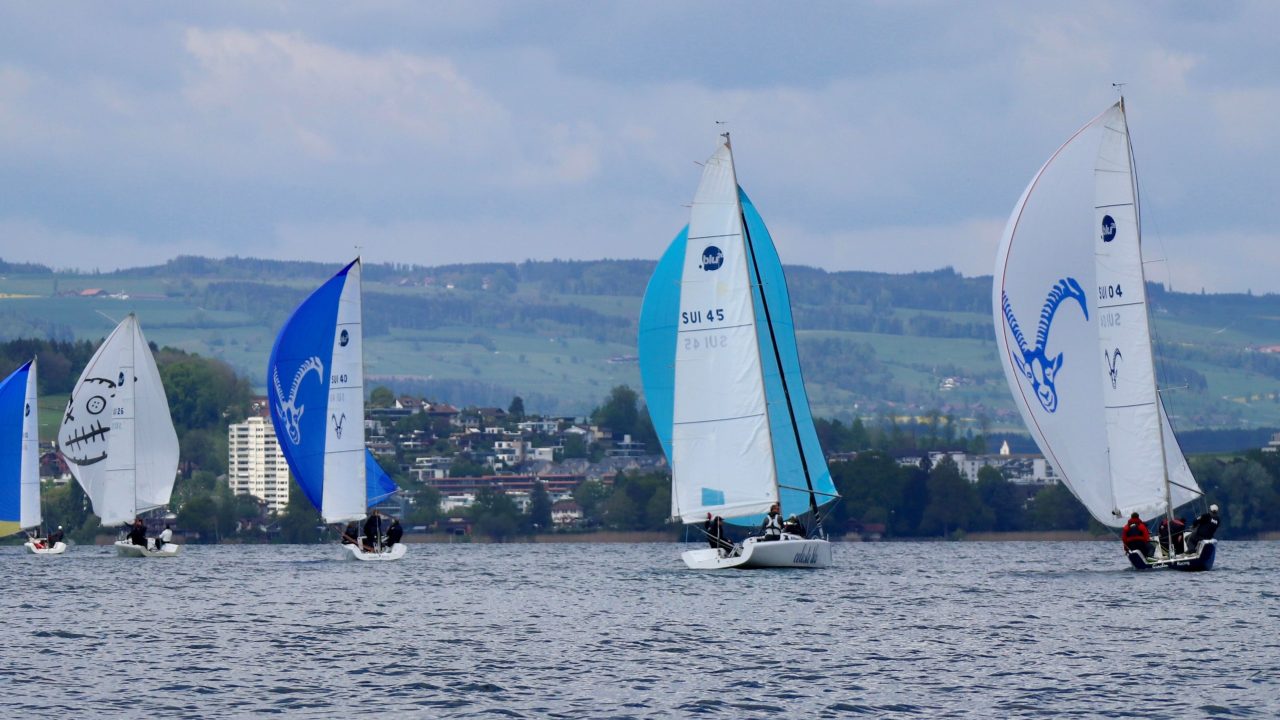 Segeln hochkant am blu26 Cup Zug